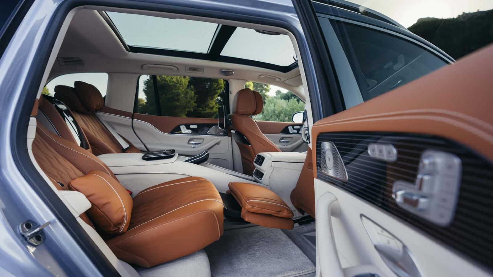 Ντεμπούτο για τη φρεσκαρισμένη Mercedes-Maybach GLS 